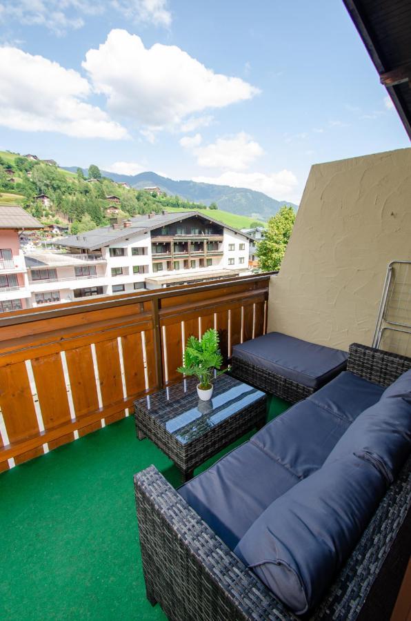 Penthouse Eightyone By All In One Apartments Kaprun Kültér fotó