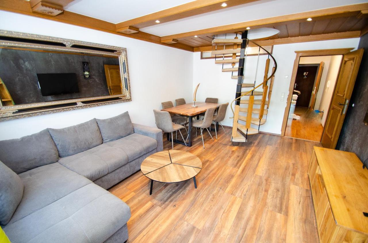 Penthouse Eightyone By All In One Apartments Kaprun Kültér fotó